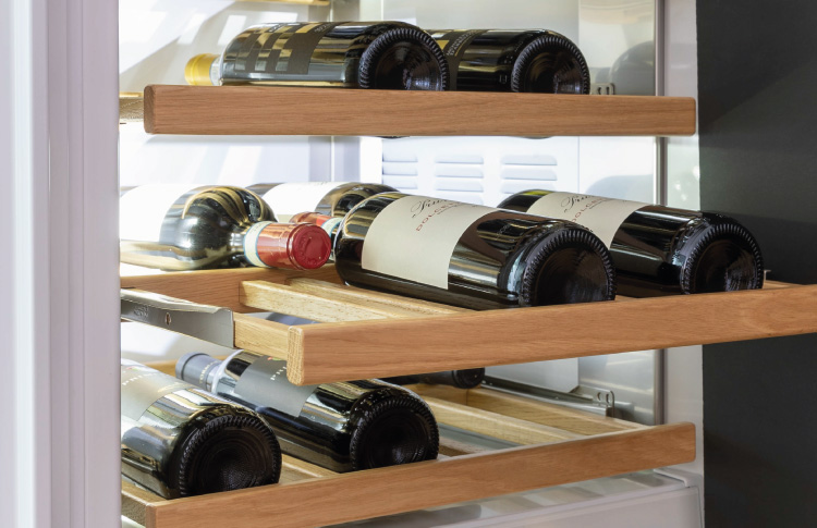 <strong>Built-in Wine Columns</strong><br /> Perfect wine storage